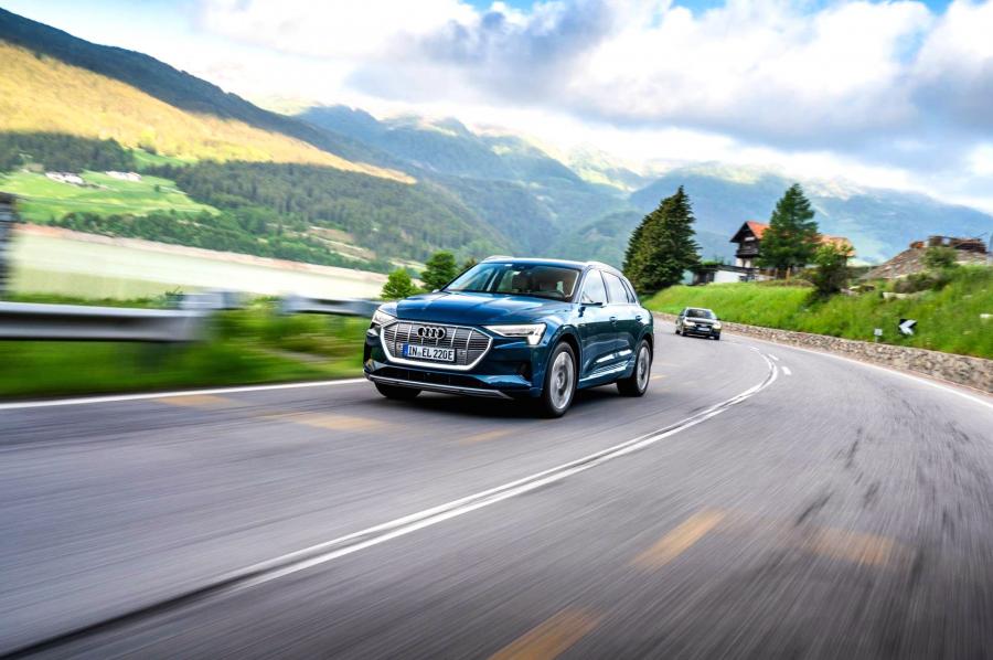  Audi e-tron 55 Quattro 2019 года  (WW) (фото 359 из 452)